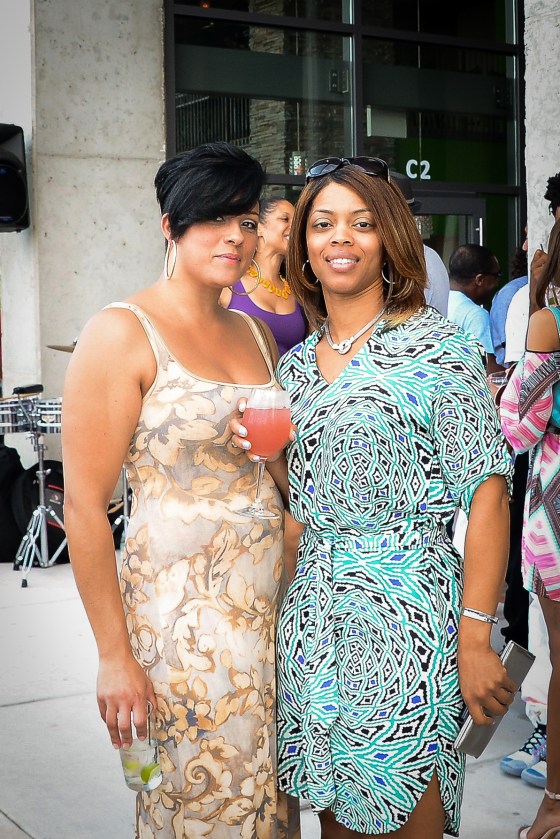 Sol Liquiudo-Cute ladies